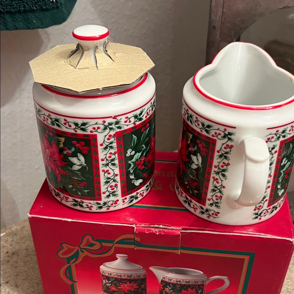 Holiday Poinsettia Vintage Sugar & Creamer Serveware Set - Picture 5 of 7